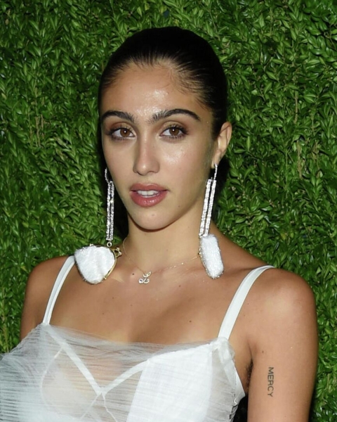 Лурдес Леон